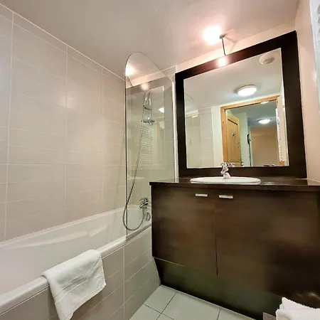 : 4 Pers, Piscine, Proche Centre - Fr-1-598-180 Apartment *